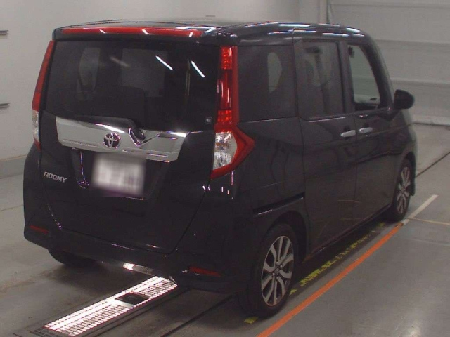 TOYOTA ROOMY 2017