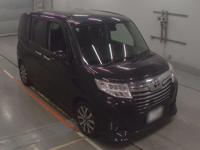 TOYOTA ROOMY 2017