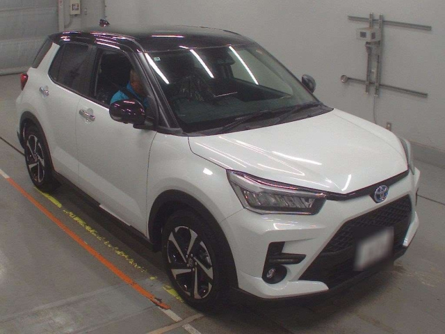 TOYOTA RAIZE 2025