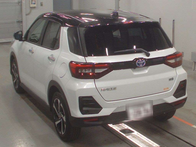 TOYOTA RAIZE 2025