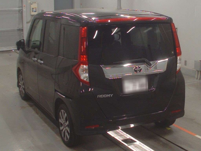 TOYOTA ROOMY 2017