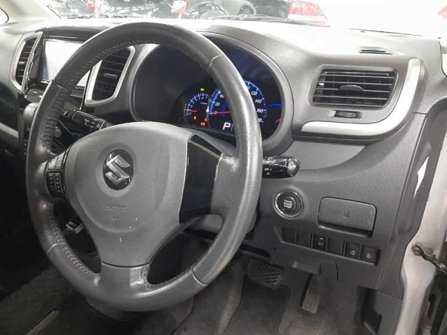 SUZUKI SOLIO 2013