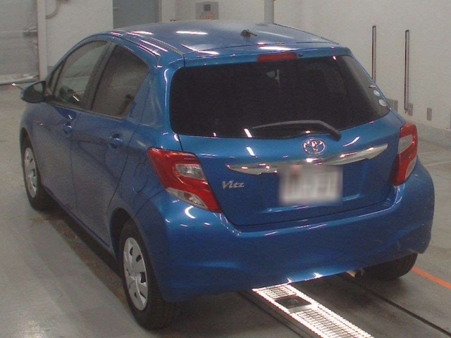 TOYOTA VITZ 2016