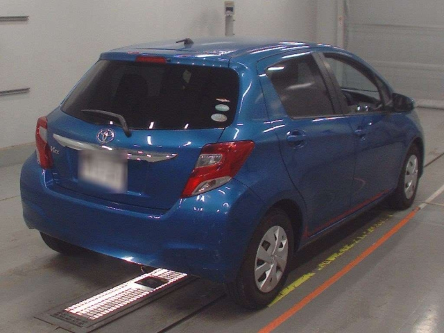 TOYOTA VITZ 2016