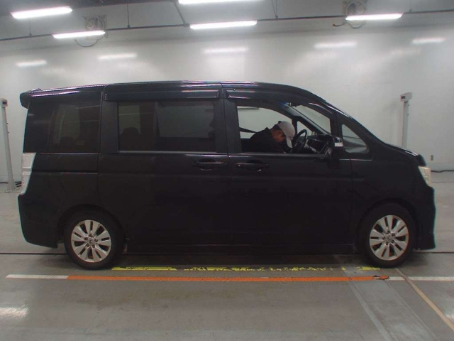 HONDA STEP WAGON 2010