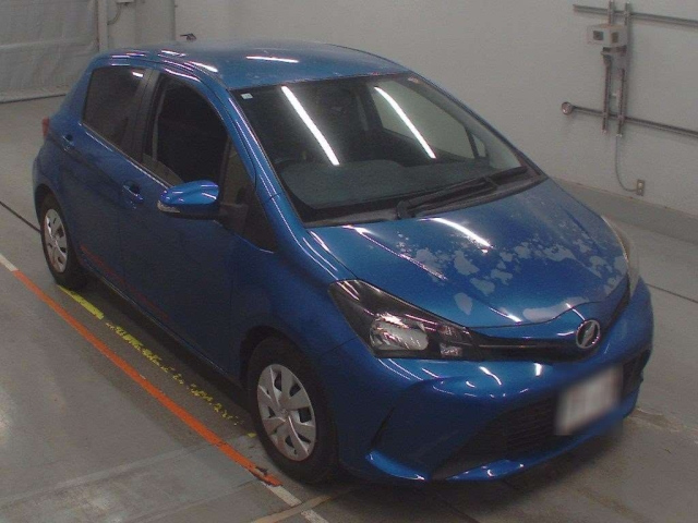 TOYOTA VITZ 2016