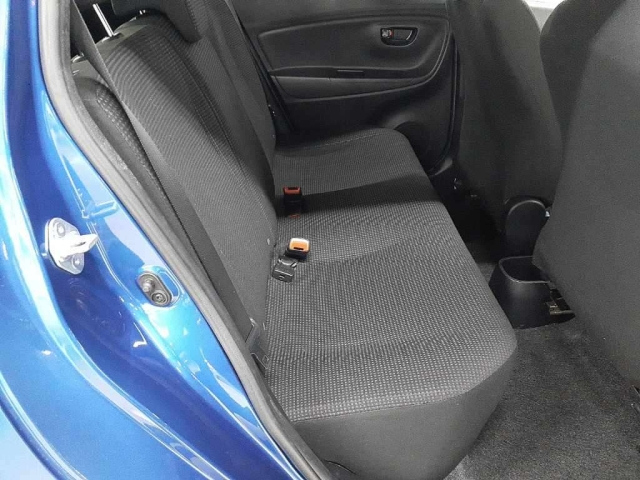 TOYOTA VITZ 2016