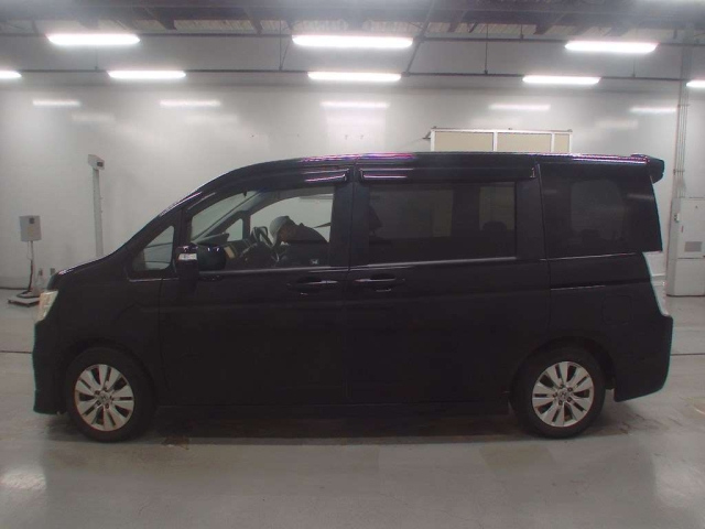 HONDA STEP WAGON 2010