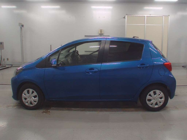 TOYOTA VITZ 2016