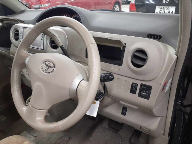 TOYOTA PORTE 2008