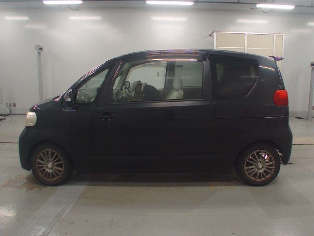 TOYOTA PORTE 2008