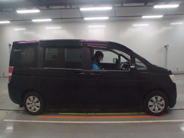 HONDA STEP WAGON 2010