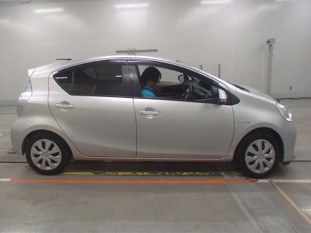 TOYOTA AQUA 2014