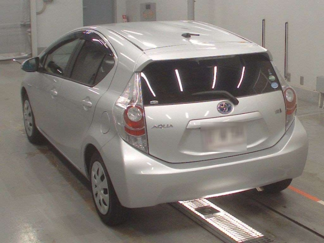 TOYOTA AQUA 2014