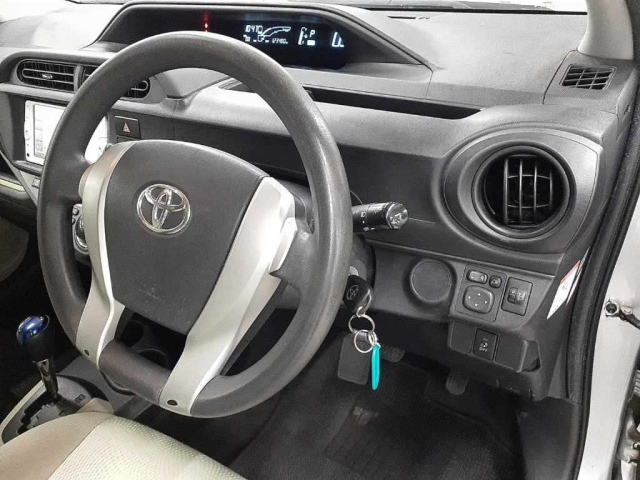TOYOTA AQUA 2014