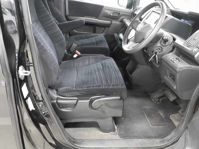 HONDA STEP WAGON 2010