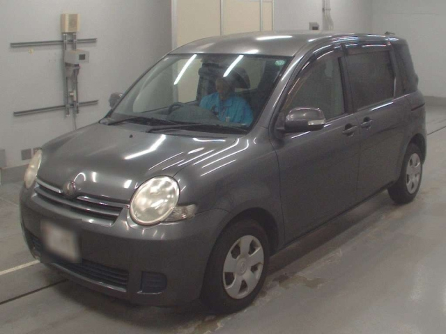 TOYOTA SIENTA 2010