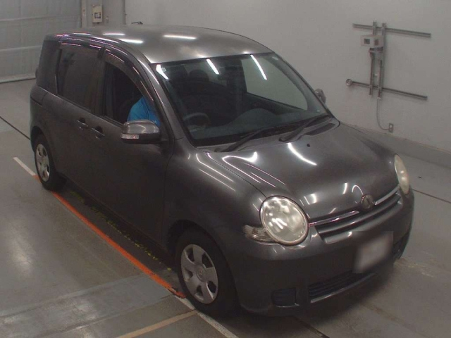 TOYOTA SIENTA 2010