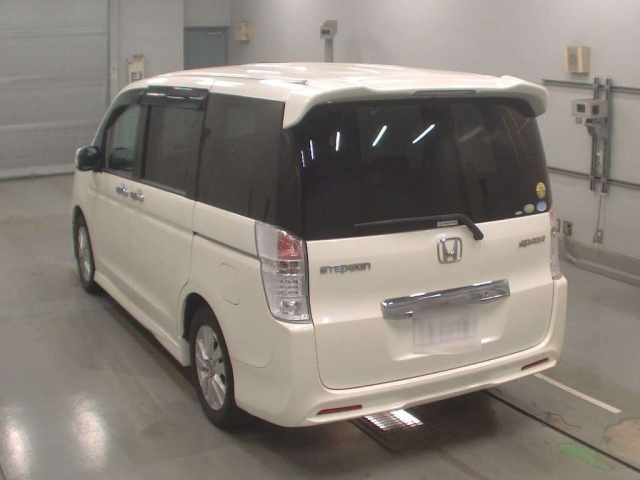 HONDA STEP WAGON 2012