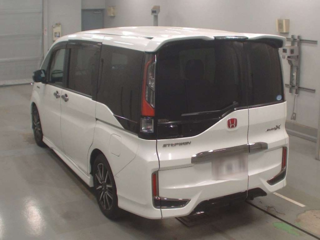 HONDA STEP WAGON 2016