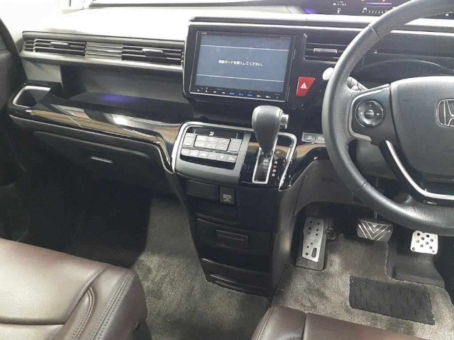 HONDA STEP WAGON 2016