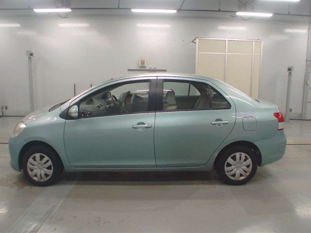 TOYOTA BELTA 2009