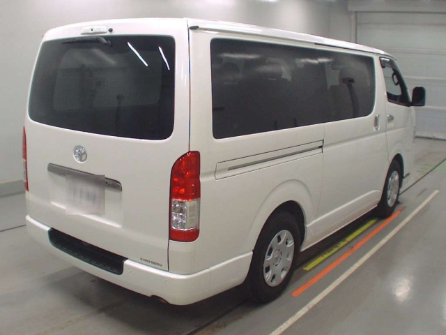 TOYOTA HIACE VAN 2022