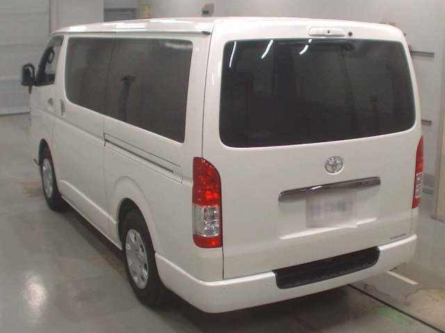 TOYOTA HIACE VAN 2022