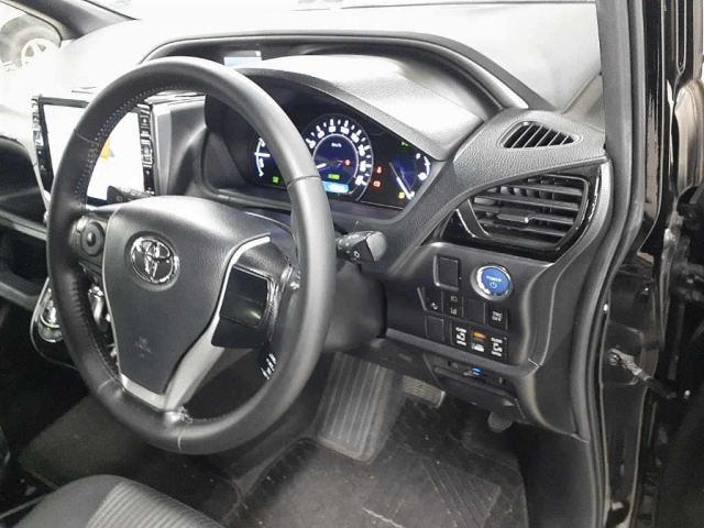 TOYOTA VOXY 2020
