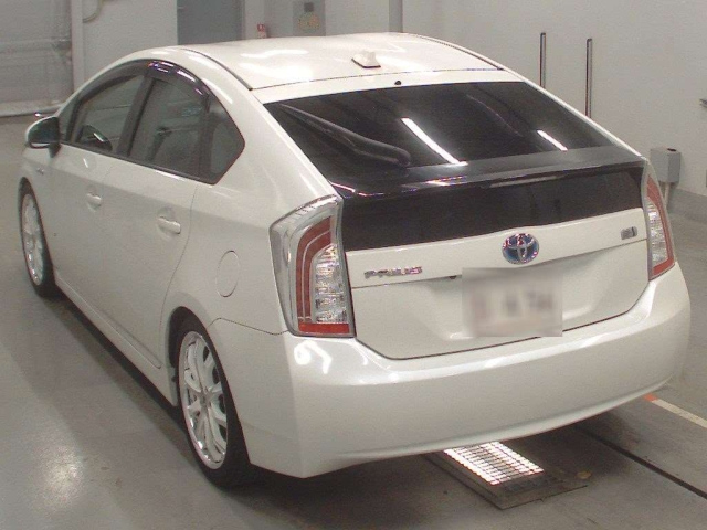 TOYOTA PRIUS 2012