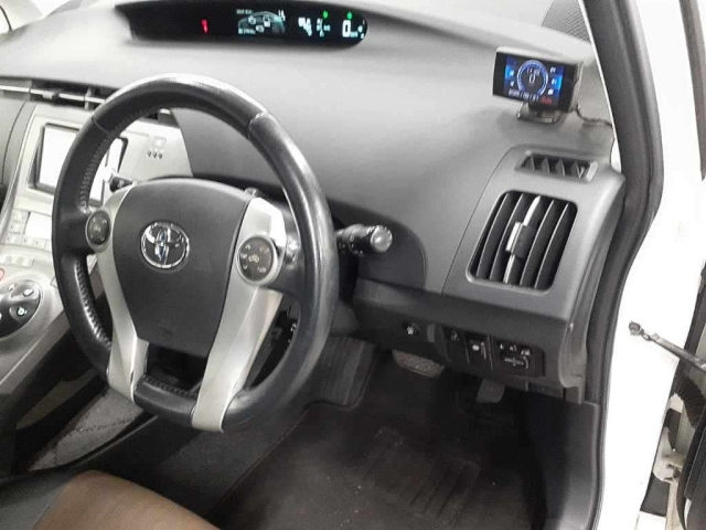 TOYOTA PRIUS 2012