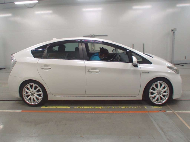 TOYOTA PRIUS 2012