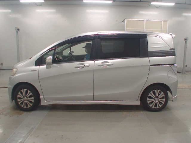 HONDA FREED 2012