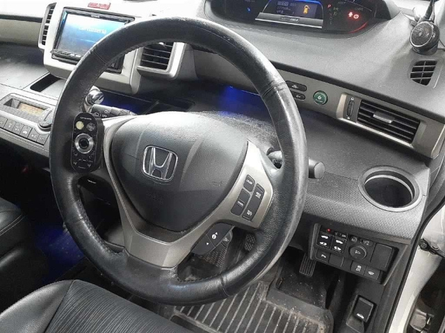 HONDA FREED 2012