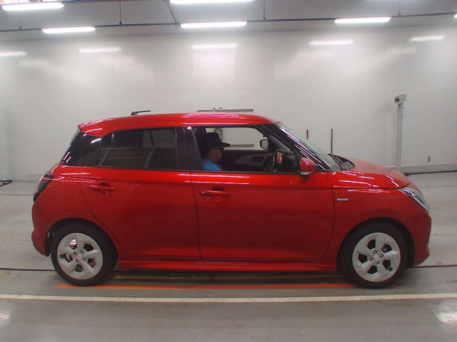 SUZUKI SWIFT 2024