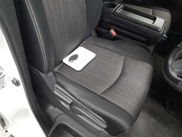 NISSAN SERENA 2014