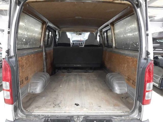 TOYOTA HIACE VAN 2014