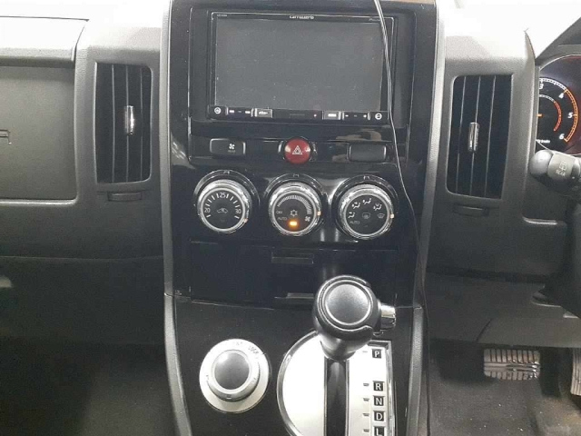 MITSUBISHI DELICA D5 2017