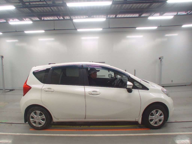 NISSAN NOTE 2015