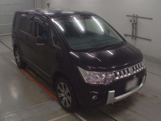 MITSUBISHI DELICA D5 2017