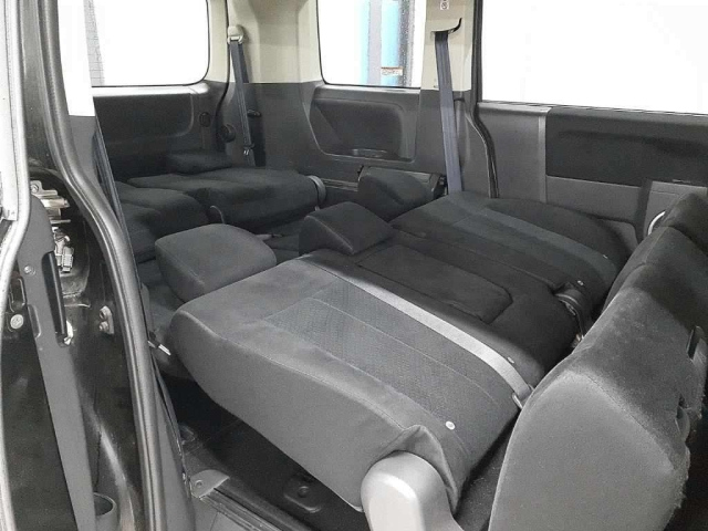 MITSUBISHI DELICA D5 2017