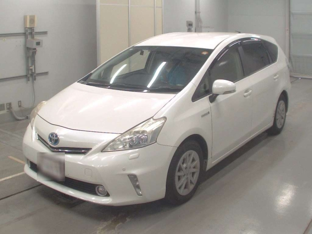 TOYOTA PRIUS ALPHA 2012