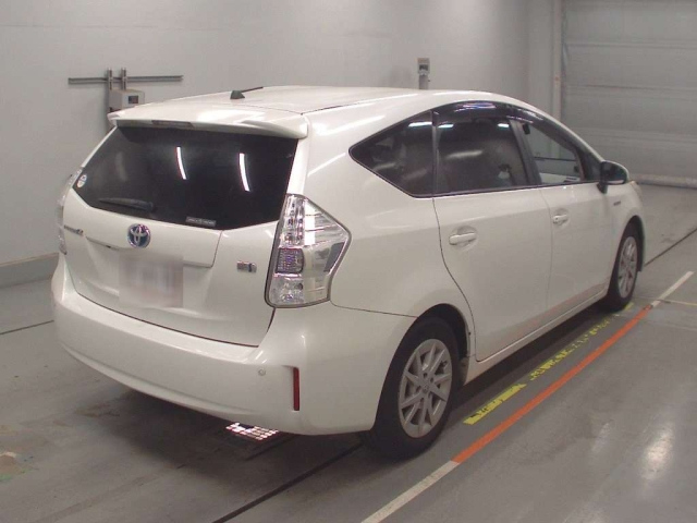 TOYOTA PRIUS ALPHA 2012