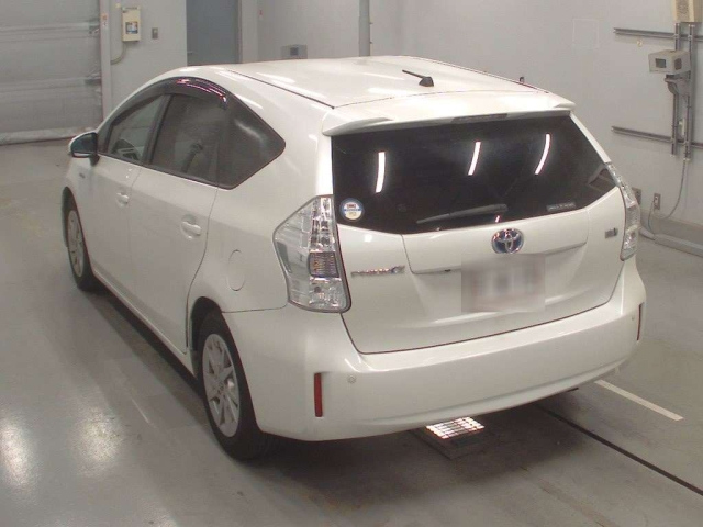 TOYOTA PRIUS ALPHA 2012