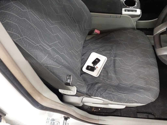 TOYOTA PRIUS ALPHA 2012