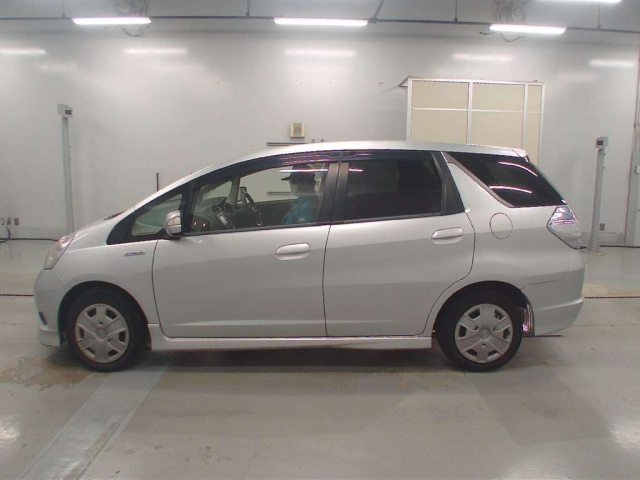 HONDA FIT SHUTTLE 2013
