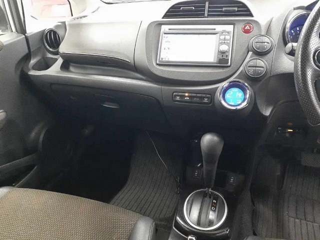 HONDA FIT SHUTTLE 2013