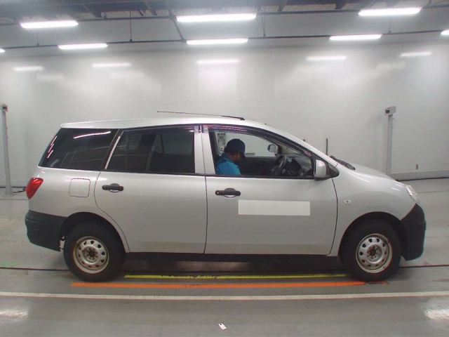 NISSAN AD 2017