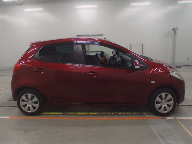 MAZDA DEMIO 2013