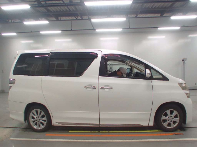 TOYOTA VELLFIRE 2008